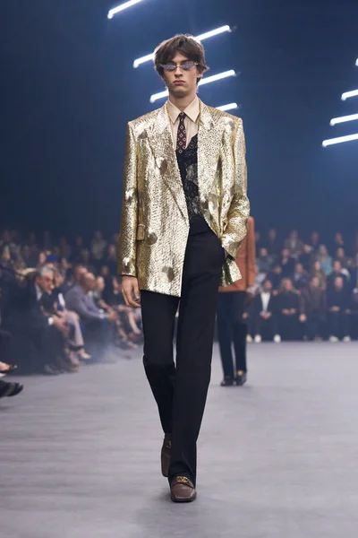 Look 77